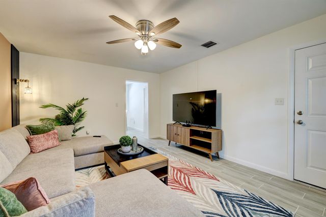 125 S 10th Street, Fort Pierce, FL 34950