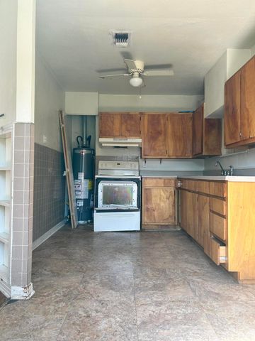 40 W 30th Street, San Angelo, TX 76903