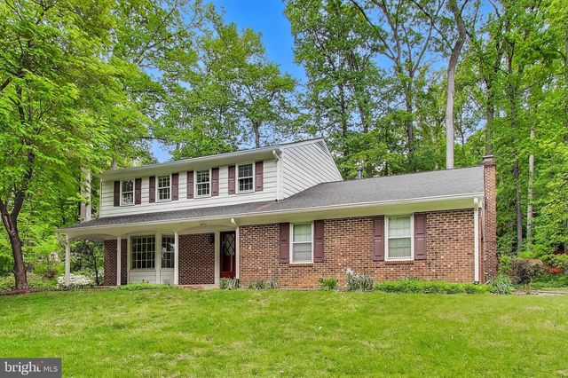 6820 COLBURN DR, Annandale, VA 22003