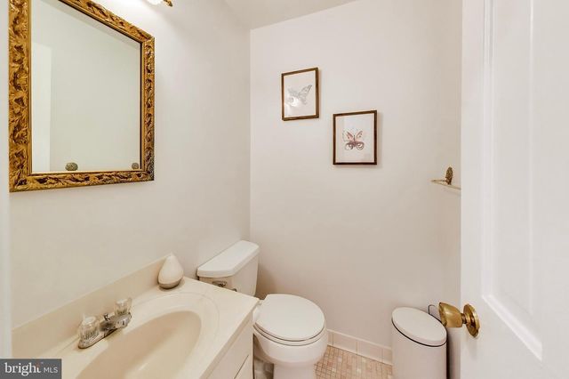 6820 COLBURN DR, Annandale, VA 22003