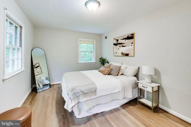 6820 COLBURN DR, Annandale, VA 22003