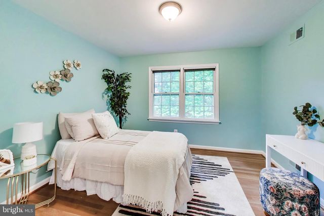 6820 COLBURN DR, Annandale, VA 22003