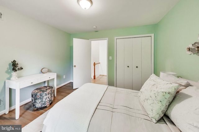 6820 COLBURN DR, Annandale, VA 22003