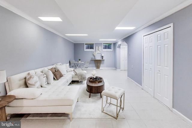 6820 COLBURN DR, Annandale, VA 22003