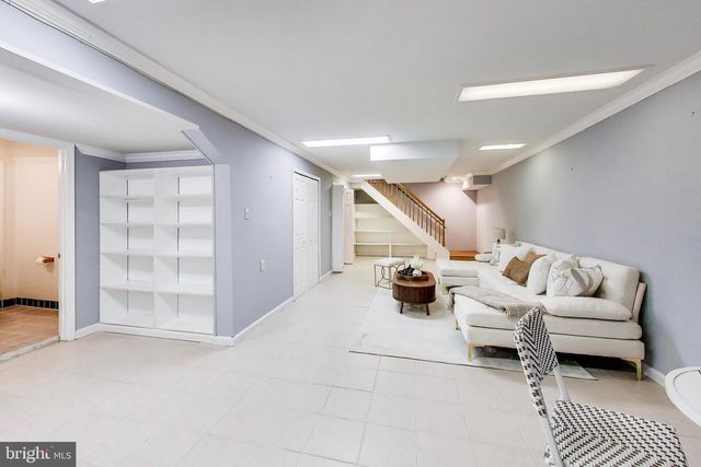6820 COLBURN DR, Annandale, VA 22003