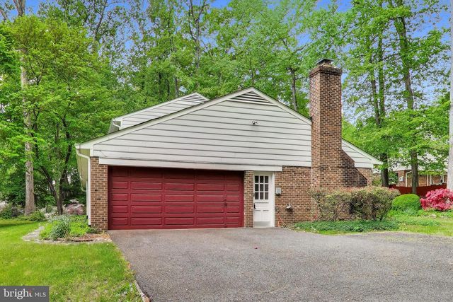 6820 COLBURN DR, Annandale, VA 22003