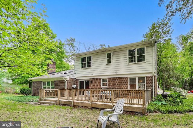 6820 COLBURN DR, Annandale, VA 22003