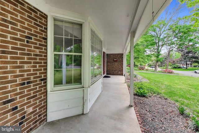 6820 COLBURN DR, Annandale, VA 22003