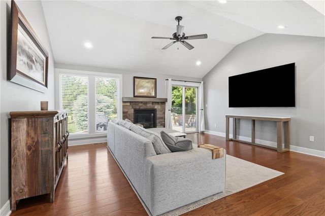 19505 W 110th Street, Olathe, KS 66061