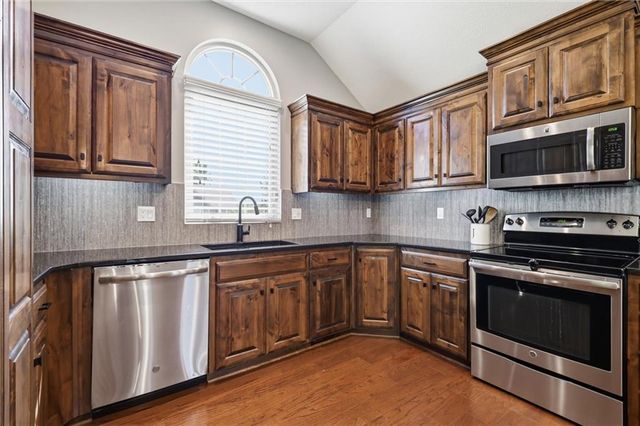 19505 W 110th Street, Olathe, KS 66061