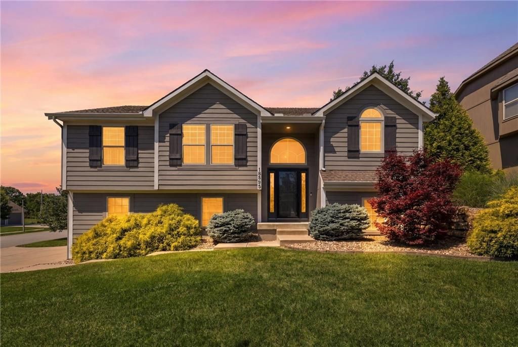 19505 W 110th Street, Olathe, KS 66061