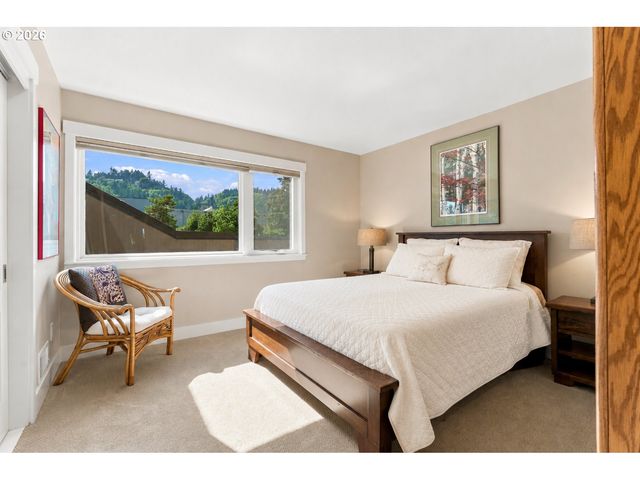 6118 S RIVERPOINT Ln, Portland, OR 97239