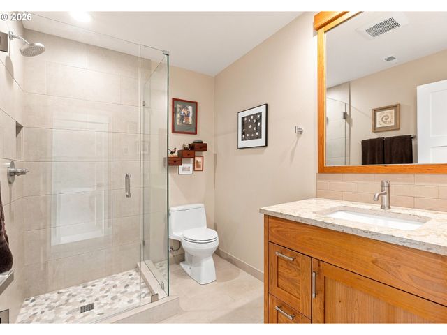 6118 S RIVERPOINT Ln, Portland, OR 97239