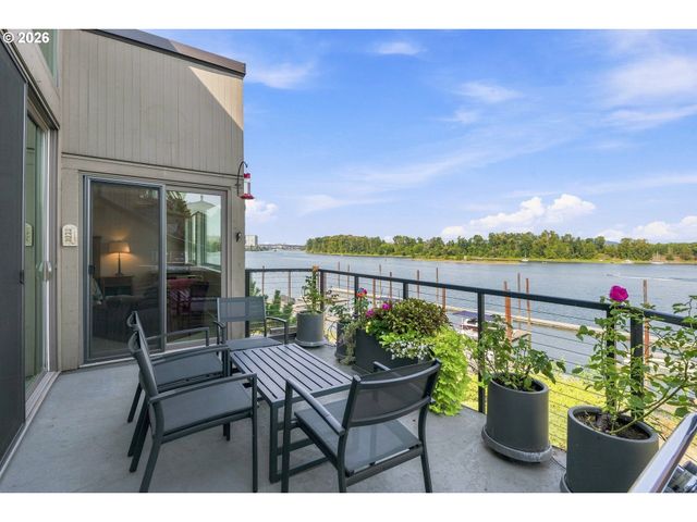 6118 S RIVERPOINT Ln, Portland, OR 97239
