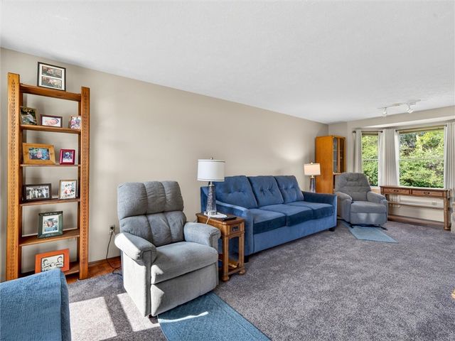 85 Hickory Manor Drive, Gates, NY 14606