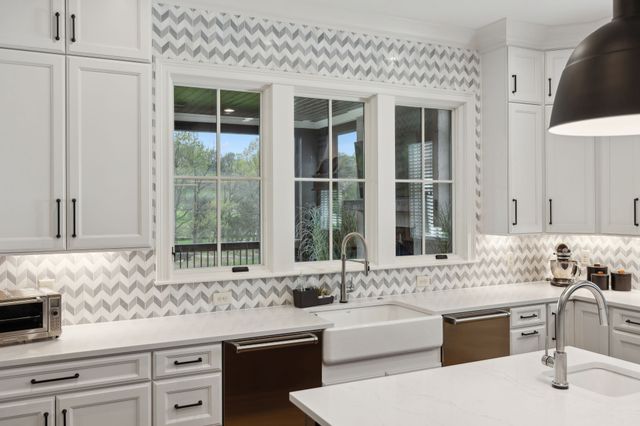 8531 Heirloom Blvd, College Grove, TN 37046