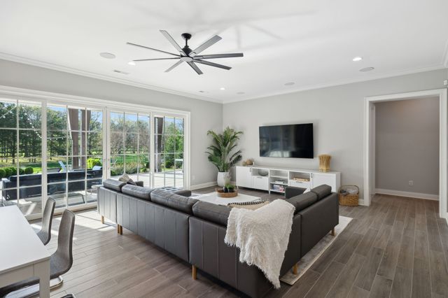 8531 Heirloom Blvd, College Grove, TN 37046