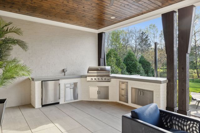 8531 Heirloom Blvd, College Grove, TN 37046