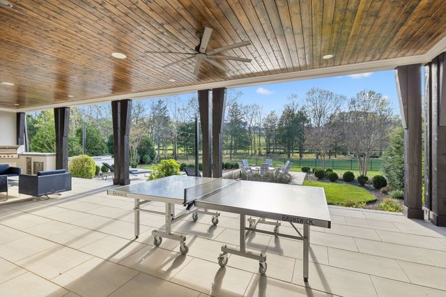 8531 Heirloom Blvd, College Grove, TN 37046