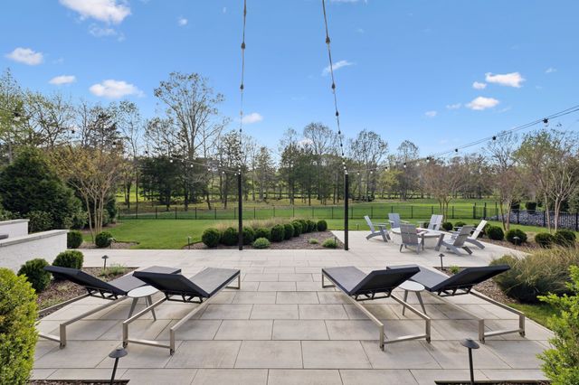 8531 Heirloom Blvd, College Grove, TN 37046