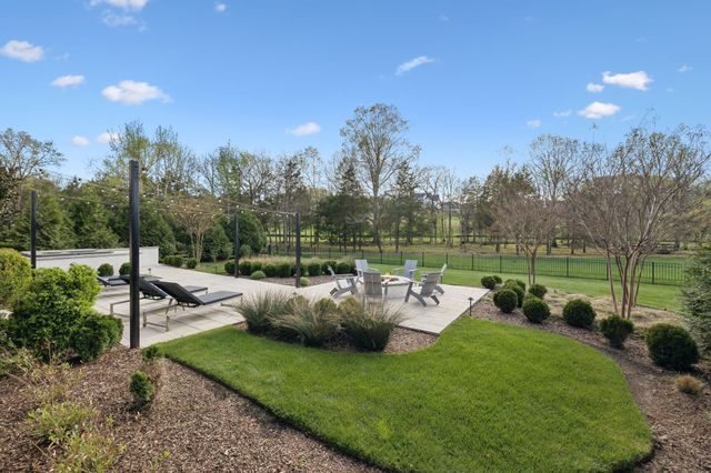 8531 Heirloom Blvd, College Grove, TN 37046