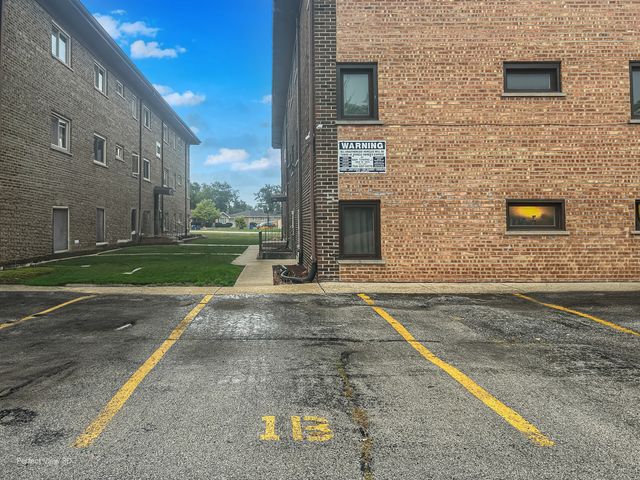 6806 Lode Drive 1B, Worth, IL 60482