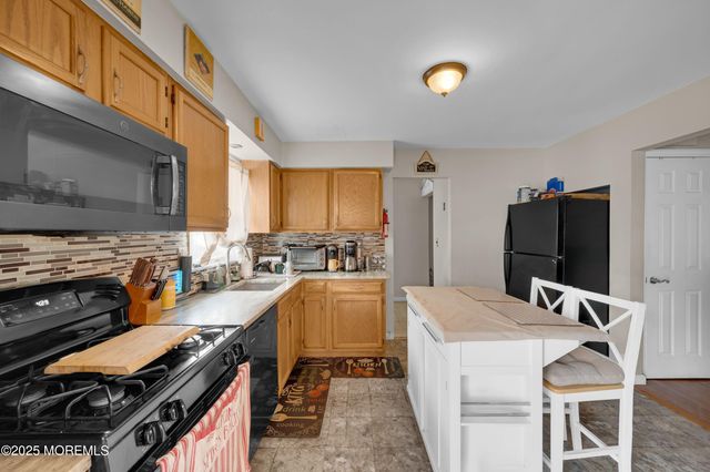 40 Wood Street, Keansburg, NJ 07734