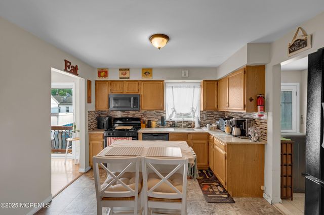 40 Wood Street, Keansburg, NJ 07734