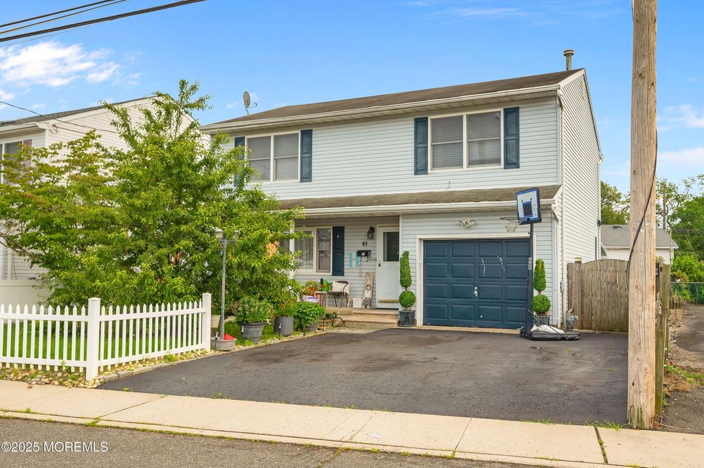 40 Wood Street, Keansburg, NJ 07734