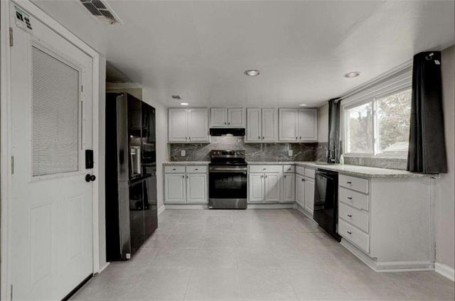 6580 Bellburn Road, South Fulton, GA 30349