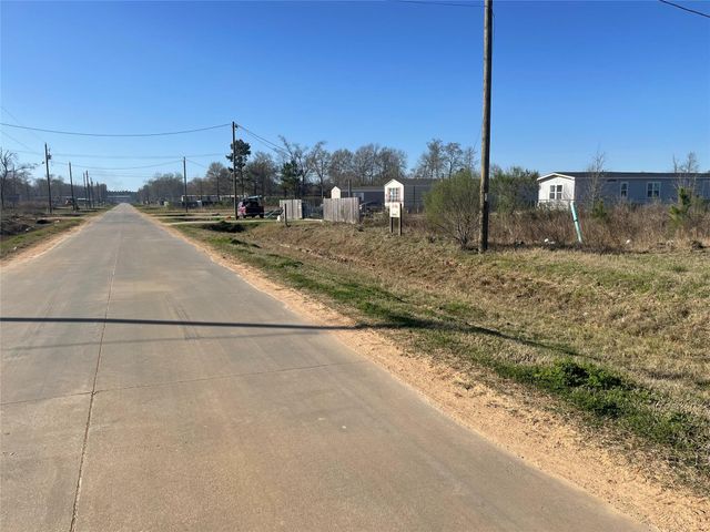 248 Road 5043, Cleveland, TX 77327