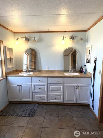 8654 Broad Street NE, Moses Lake, WA 98837