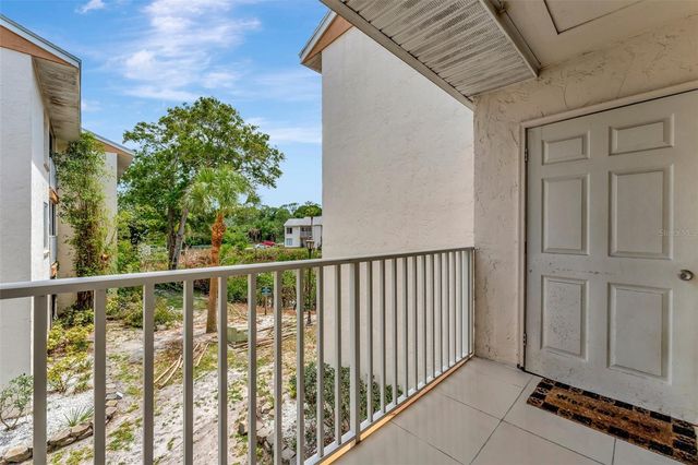 592 100TH AVENUE N 201, St Petersburg, FL 33702