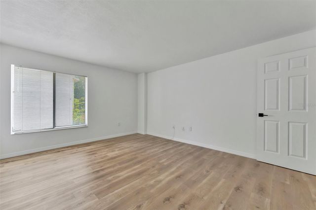 592 100TH AVENUE N 201, St Petersburg, FL 33702