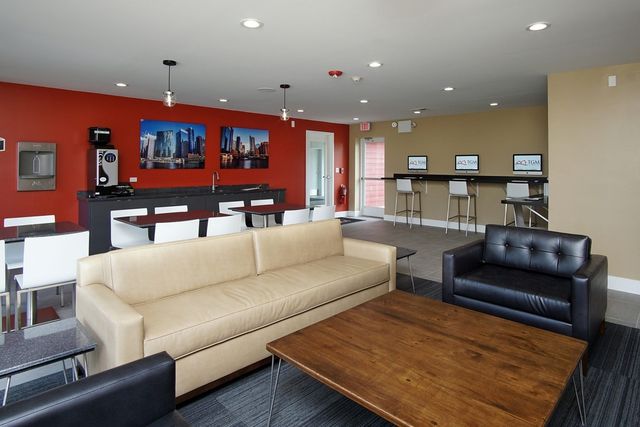 1621 Westminster Drive 205, Naperville, IL 60563