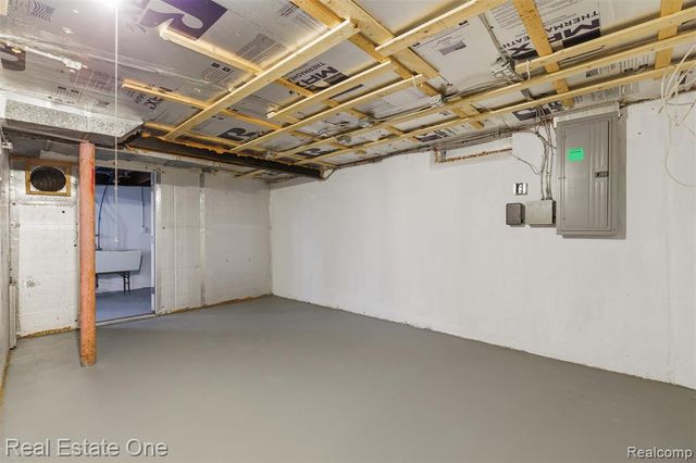 12835 Oak Park Boulevard, Oak Park, MI 48237