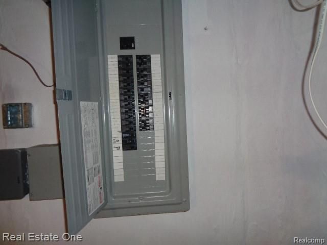 12835 Oak Park Boulevard, Oak Park, MI 48237