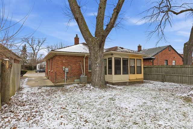 12835 Oak Park Boulevard, Oak Park, MI 48237