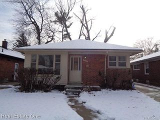 12835 Oak Park Boulevard, Oak Park, MI 48237
