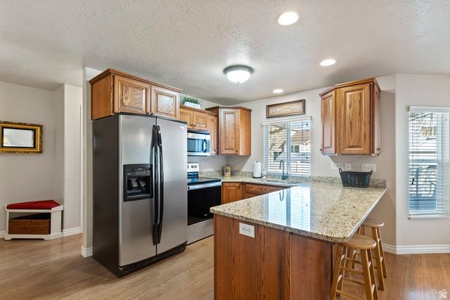 679 S CLEARWATER FALLS DR, Layton, UT 84041