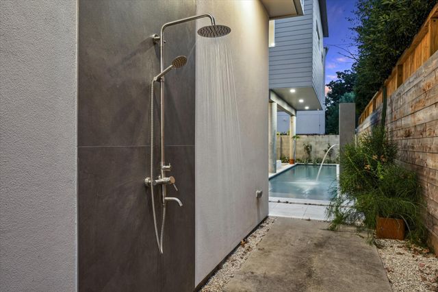 2129 Quenby Street, Houston, TX 77005