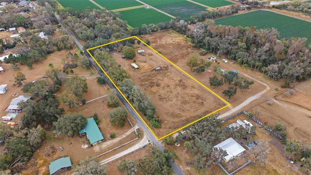 Image 14 of property listing at 1823 WELCOME ROAD, Lithia, FL 33547