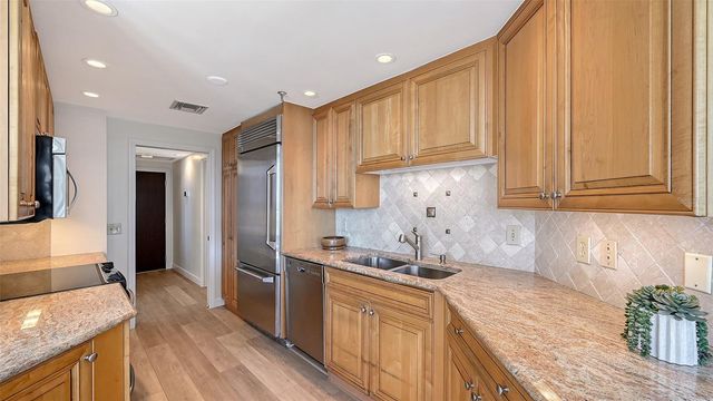 1211 GULF OF MEXICO DRIVE 206, Longboat Key, FL 34228