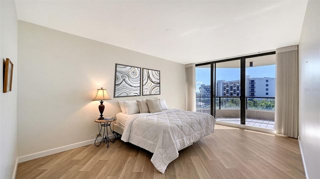 1211 GULF OF MEXICO DRIVE 206, Longboat Key, FL 34228