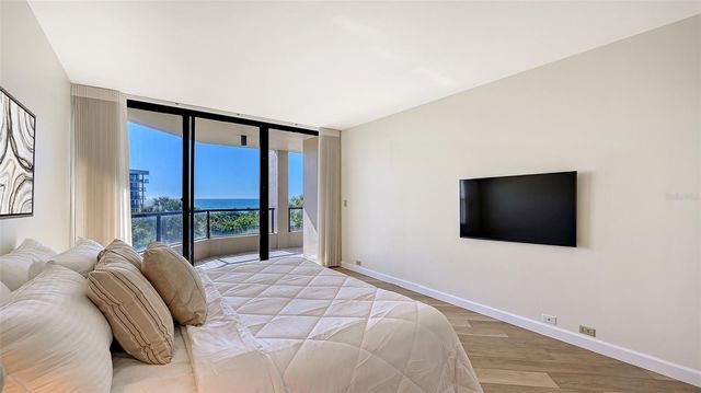 1211 GULF OF MEXICO DRIVE 206, Longboat Key, FL 34228