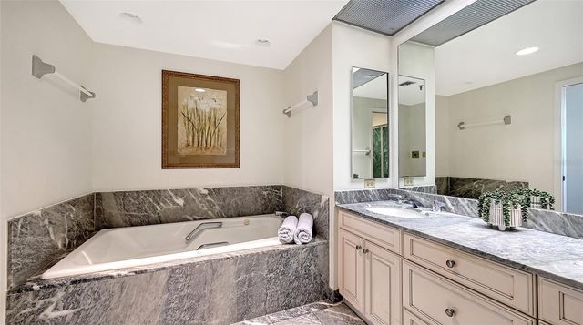 1211 GULF OF MEXICO DRIVE 206, Longboat Key, FL 34228