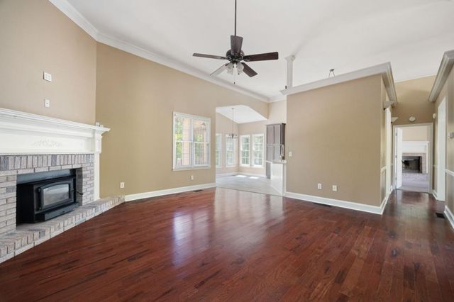 13 Centerport Drive, White, GA 30184