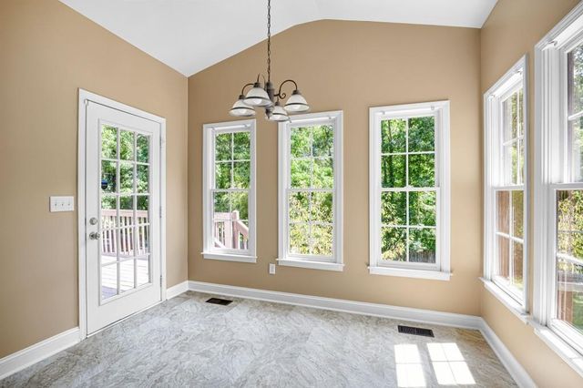 13 Centerport Drive, White, GA 30184