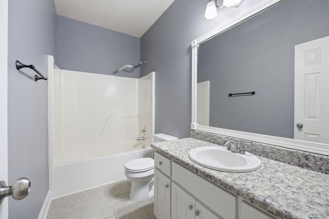 13 Centerport Drive, White, GA 30184
