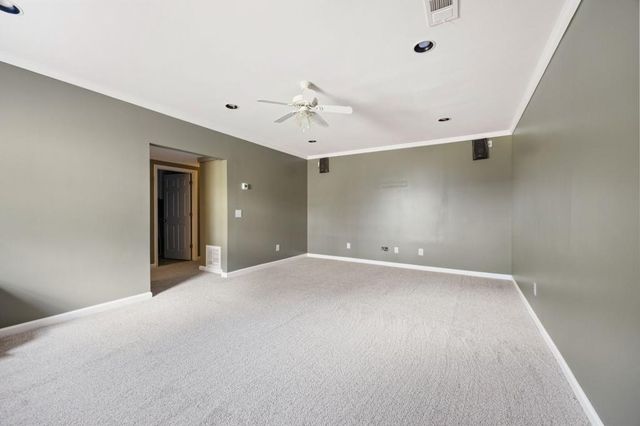 13 Centerport Drive, White, GA 30184
